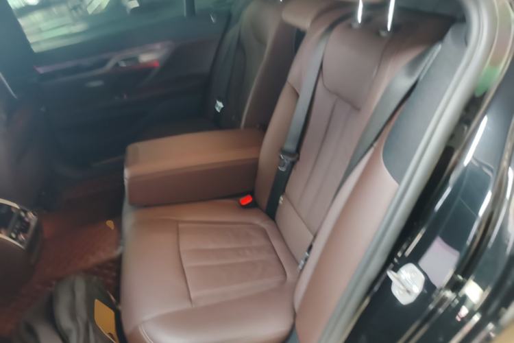 Used BMW 7 Series 2018 730Li Leading Model M Sport Package Left Rear Seat