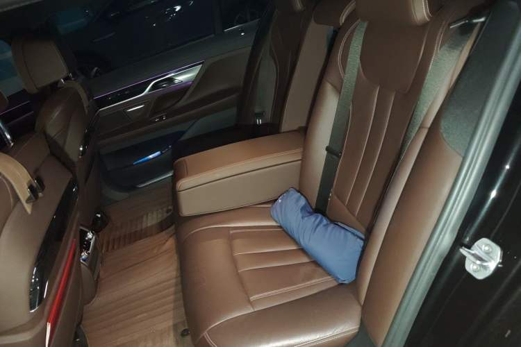 Used BMW 7 Series 2018 730Li Leading Model M Sport Package Left Rear Seat