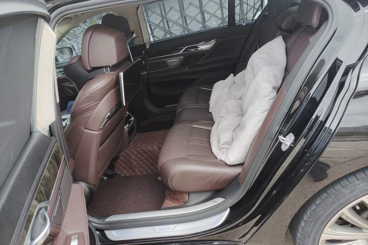 Used BMW 7 Series 2018 740Li Leading Model Excellence Package Left Rear Seat
