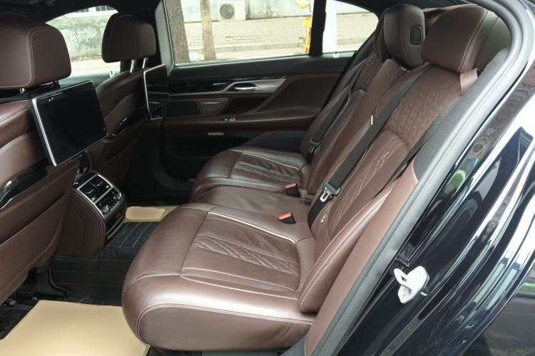 Used BMW 7 Series 2018 730Li Luxury Edition M Sport Package Left Rear Seat