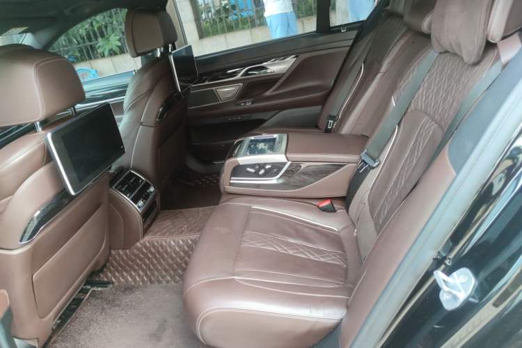 Used BMW 7 Series 2018 740Li M Sport Package Leading Model Left Rear Seat