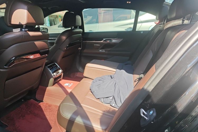 Used BMW 7 Series 2018 730Li Leading Model M Sport Package Left Rear Seat