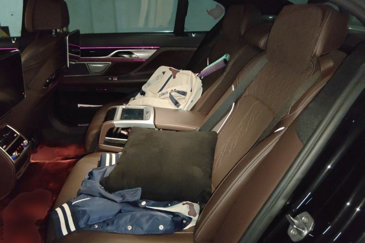 Used BMW 7 Series 2018 730Li Luxury Edition M Sport Package Left Rear Seat