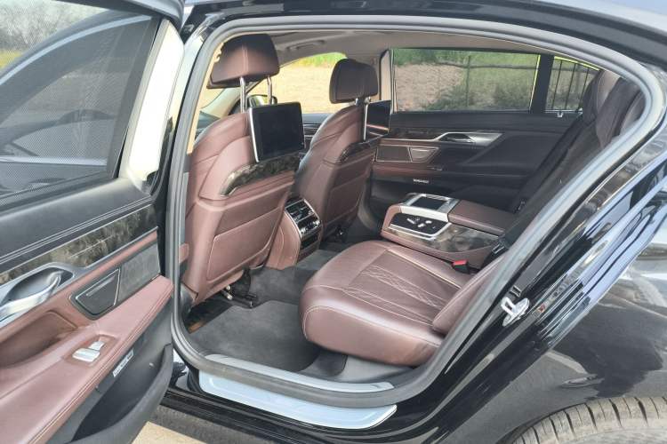 Used BMW 7 Series 2018 740Li Leading Model Excellence Package Left Rear Seat