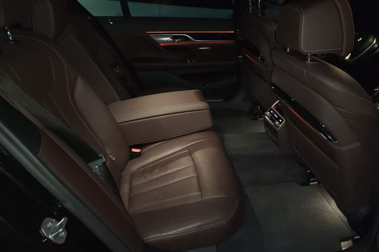 Used BMW 7 Series 2018 730Li Leading Model M Sport Package Left Rear Seat