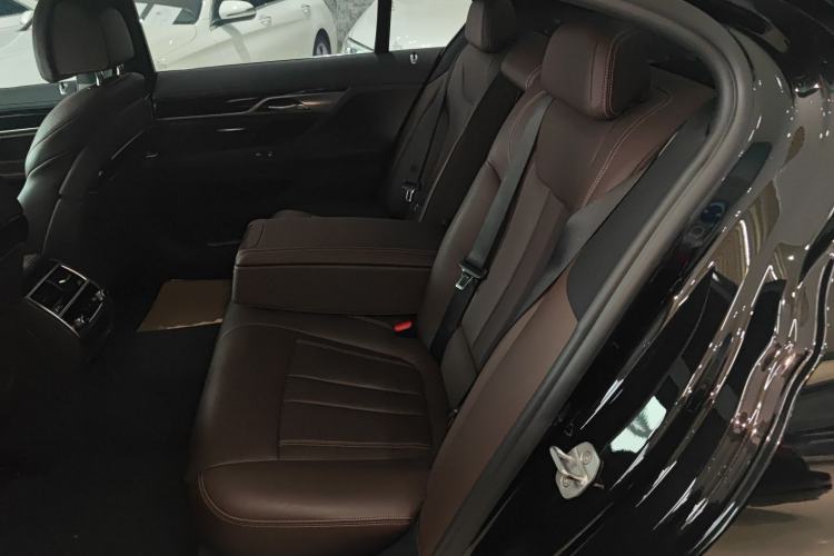 Used BMW 7 Series 2018 730Li Leading Model M Sport Package Left Rear Seat