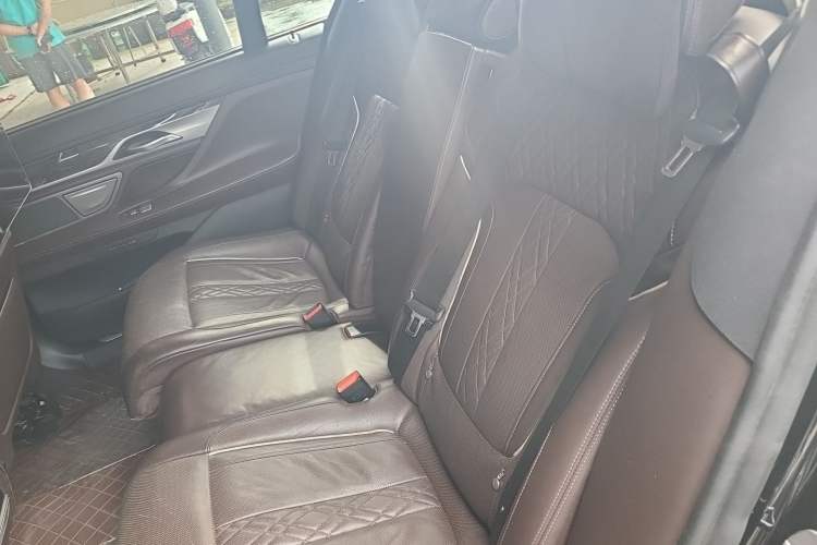 Used BMW 7 Series 2018 730Li Luxury Model Excellence Package Left Rear Seat