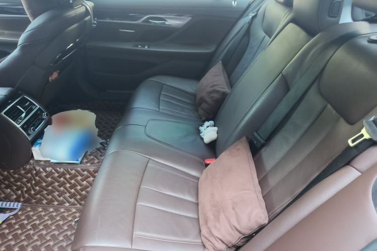 Used BMW 7 Series 2018 730Li Leading Model M Sport Package Left Rear Seat