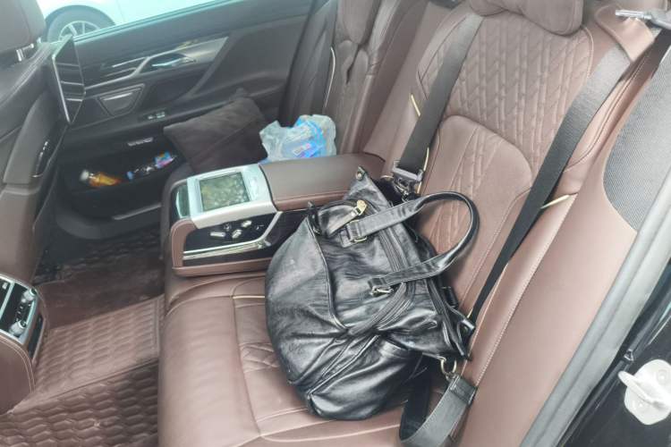 Used BMW 7 Series 2018 730Li Luxury Edition M Sport Package Left Rear Seat
