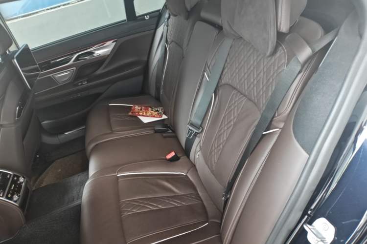 Used BMW 7 Series 2018 730Li Luxury Edition M Sport Package Left Rear Seat