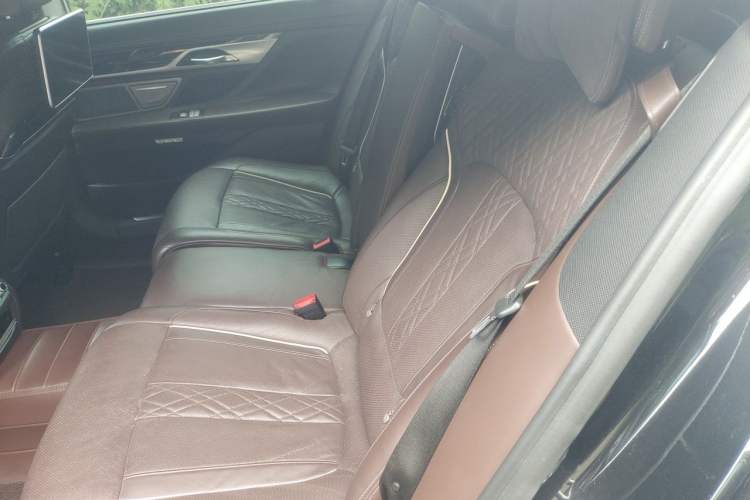 Used BMW 7 Series 2018 740Li M Sport Package Leading Model Left Rear Seat