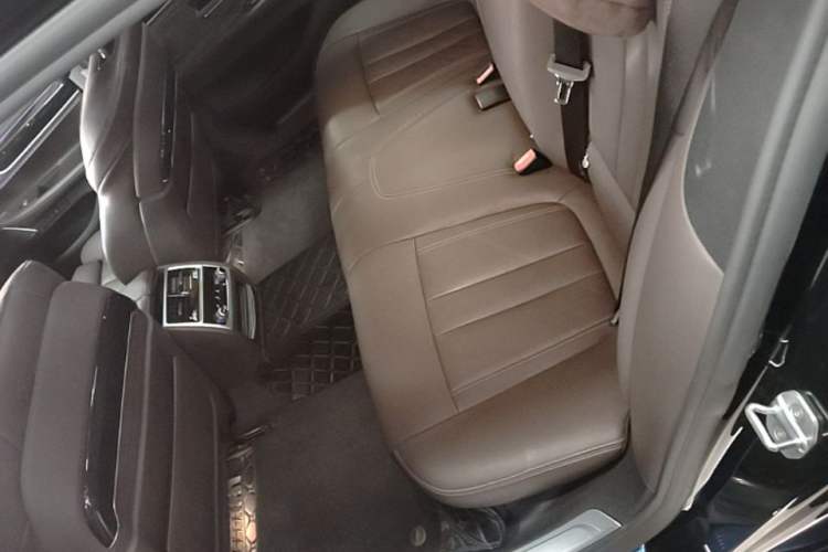 Used BMW 7 Series 2018 730Li Leading Model M Sport Package Left Rear Seat