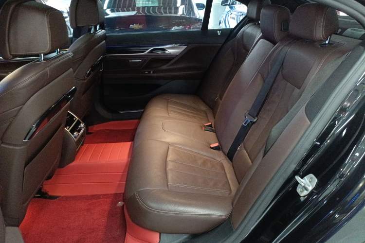 Used BMW 7 Series 2018 730Li Leading Model M Sport Package Left Rear Seat