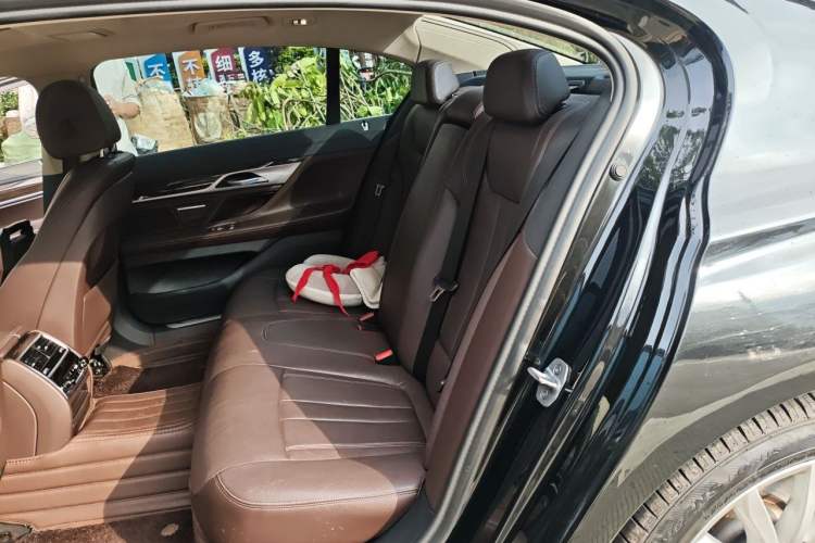 Used BMW 7 Series 2018 730Li Leading Model Excellence Package Left Rear Seat