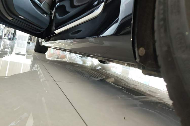 Used BMW 7 Series 2018 730Li Luxury Edition M Sport Package Left Side Sill
