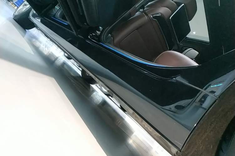 Used BMW 7 Series 2018 730Li Luxury Edition M Sport Package Left Side Sill