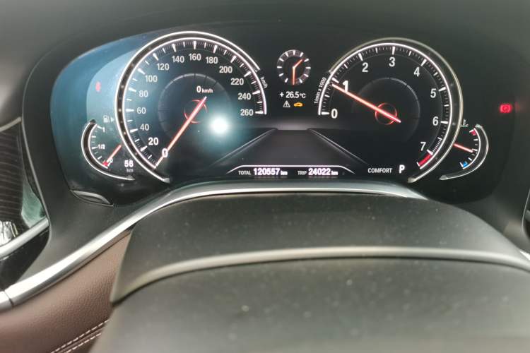Used BMW 7 Series 2018 730Li Luxury Edition M Sport Package Odometer Close Up