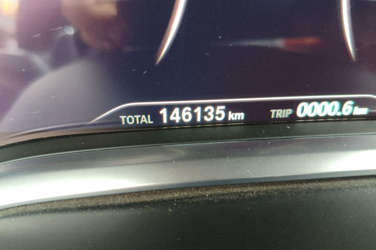 Used BMW 7 Series 2018 730Li Luxury Edition M Sport Package Odometer Close Up
