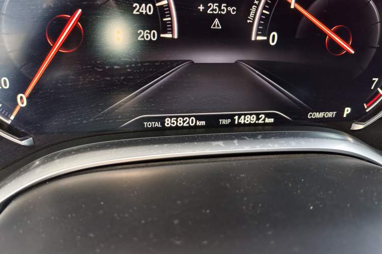 Used BMW 7 Series 2018 740Li M Sport Package Leading Model Odometer Close Up
