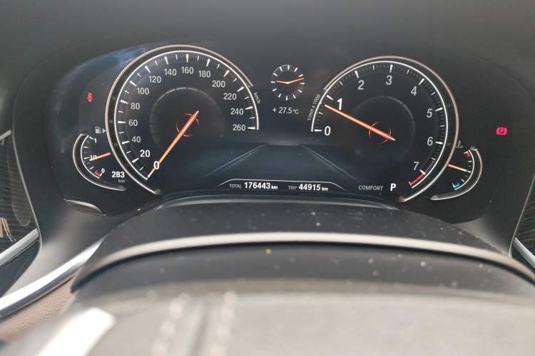 Used BMW 7 Series 2018 740Li M Sport Package Leading Model Odometer Close Up