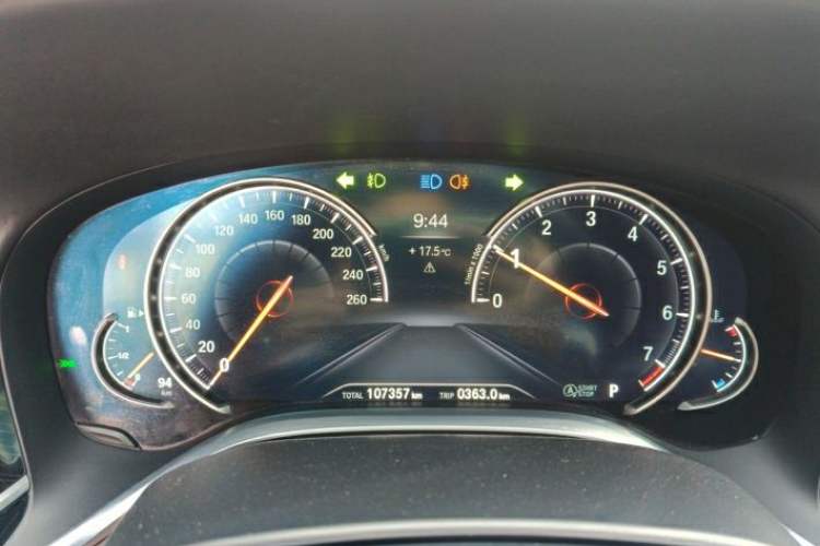 Used BMW 7 Series 2018 730Li Luxury Edition M Sport Package Odometer Close Up