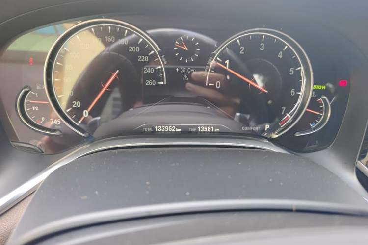 Used BMW 7 Series 2018 730Li Luxury Edition M Sport Package Odometer Close Up