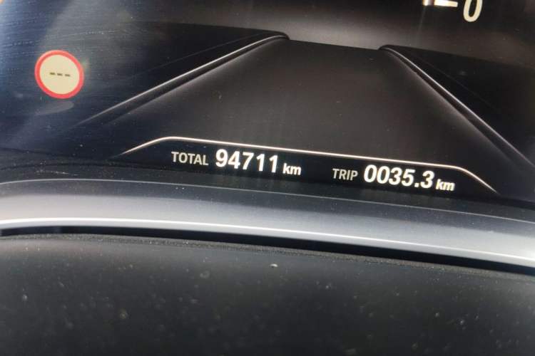 Used BMW 7 Series 2018 740Li xDrive Luxury Edition Excellence Package Odometer Close Up