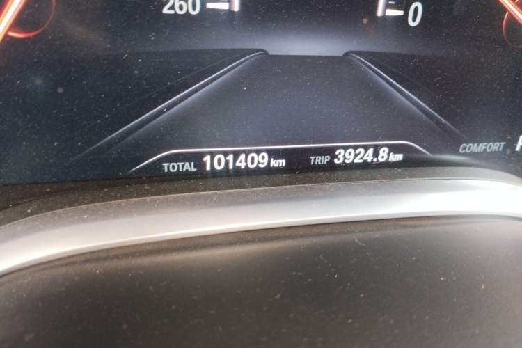 Used BMW 7 Series 2018 730Li Luxury Edition M Sport Package Odometer Close Up