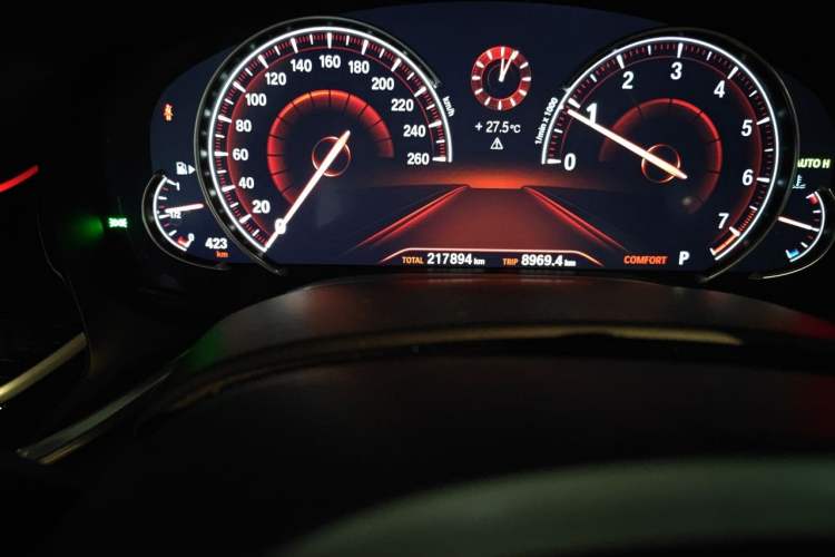 Used BMW 7 Series 2018 730Li Leading Model M Sport Package Odometer Close Up