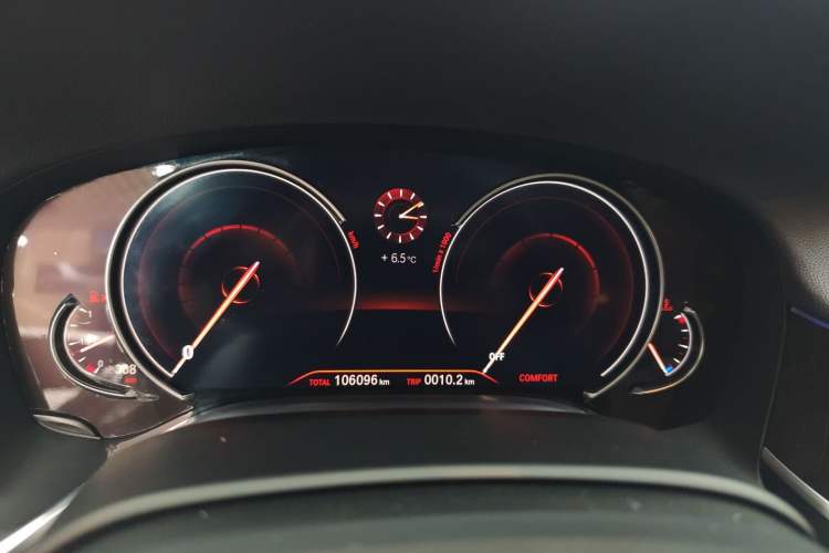 Used BMW 7 Series 2018 730Li Leading Model Excellence Package Odometer Close Up