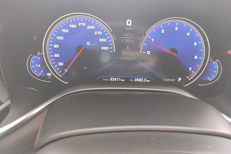 Used BMW 7 Series 2018 740Li M Sport Package Leading Model Odometer Close Up