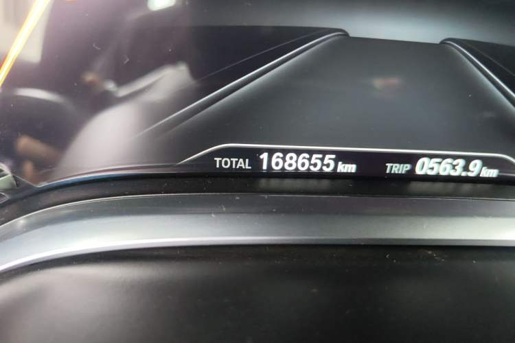 Used BMW 7 Series 2018 730Li Luxury Edition M Sport Package Odometer Close Up