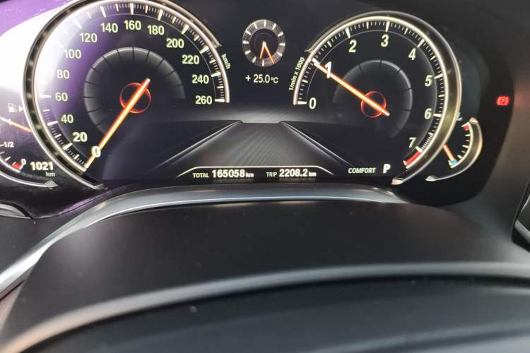 Used BMW 7 Series 2018 740Li Leading Model Excellence Package Odometer Close Up