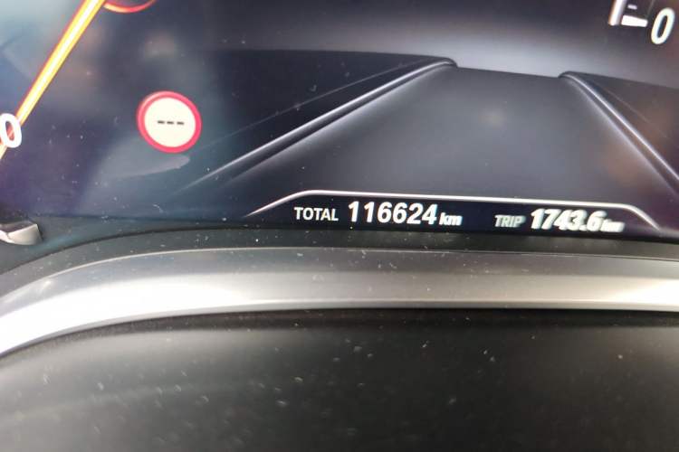 Used BMW 7 Series 2018 730Li Luxury Edition M Sport Package Odometer Close Up