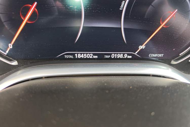 Used BMW 7 Series 2018 730Li Leading Model Excellence Package Odometer Close Up