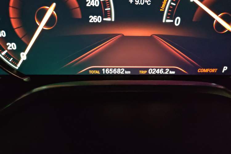 Used BMW 7 Series 2018 730Li Leading Model M Sport Package Odometer Close Up