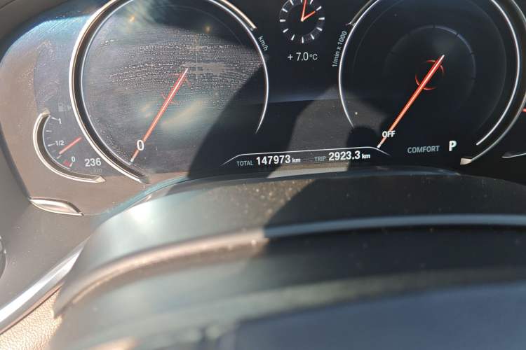Used BMW 7 Series 2018 730Li Luxury Edition M Sport Package Odometer Close Up
