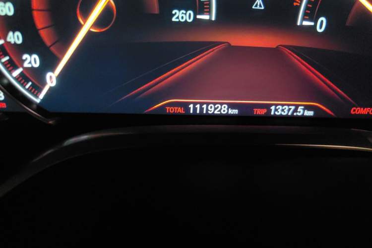 Used BMW 7 Series 2018 730Li Leading Model Excellence Package Odometer Close Up