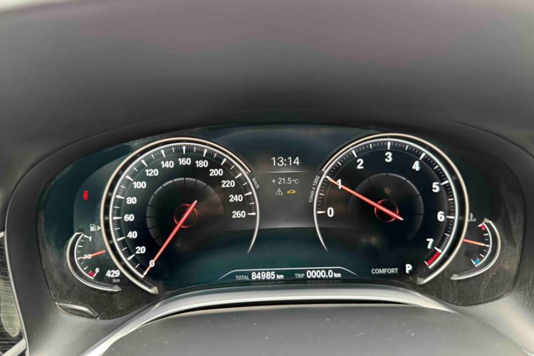 Used BMW 7 Series 2018 740Li M Sport Package Leading Model Odometer Close Up