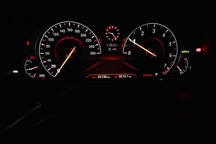 Used BMW 7 Series 2018 740Li M Sport Package Leading Model Odometer Close Up