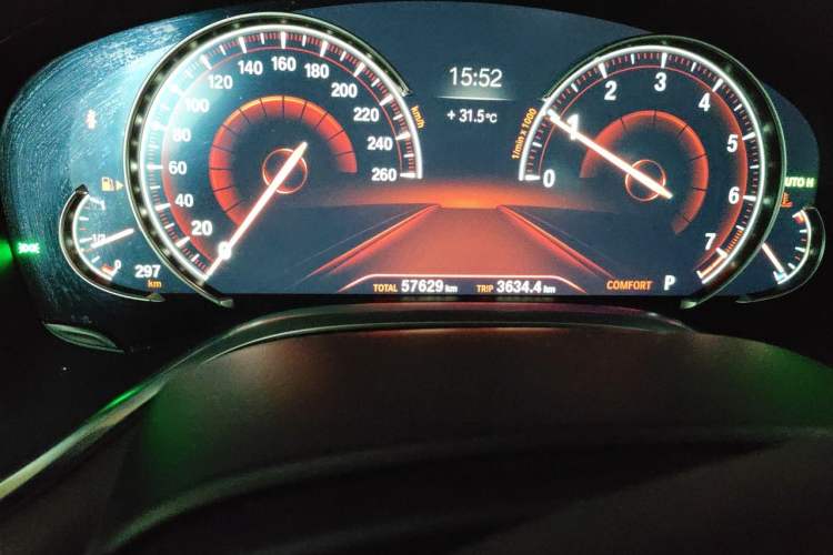 Used BMW 7 Series 2018 730Li Luxury Edition M Sport Package Odometer Close Up