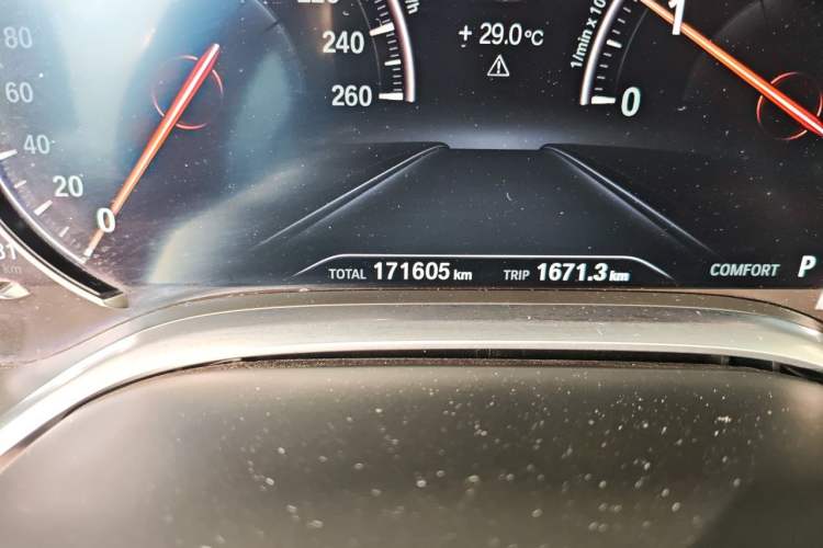 Used BMW 7 Series 2018 730Li Leading Model Excellence Package Odometer Close Up