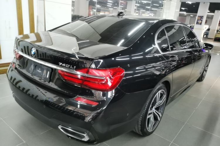 Used BMW 7 Series 2018 740Li M Sport Package Leading Model Rear Right 45 Deg