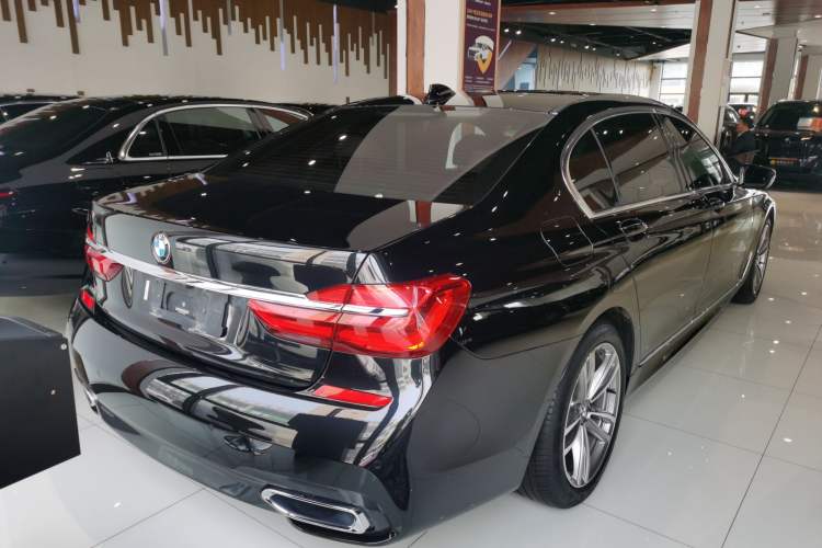 Used BMW 7 Series 2018 730Li Leading Model M Sport Package Rear Right 45 Deg