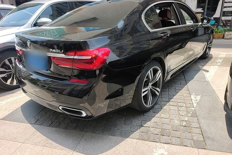 Used BMW 7 Series 2018 740Li xDrive Luxury Edition M Sport Package Rear Right 45 Deg