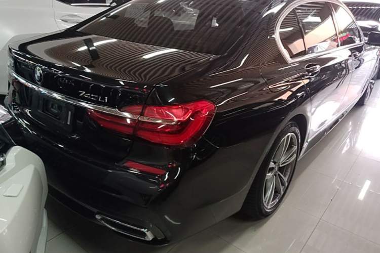 Used BMW 7 Series 2018 730Li Leading Model M Sport Package Rear Right 45 Deg