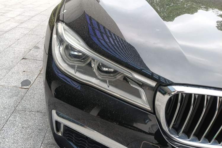 Used BMW 7 Series 2018 730Li Luxury Edition M Sport Package Right Front Headlight