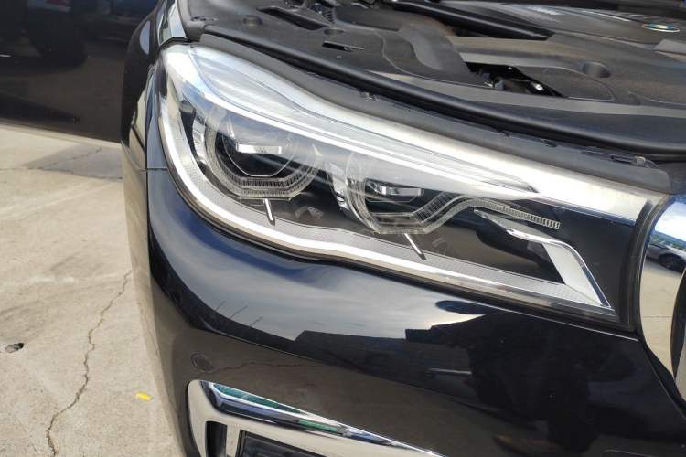 Used BMW 7 Series 2018 740Li M Sport Package Leading Model Right Front Headlight
