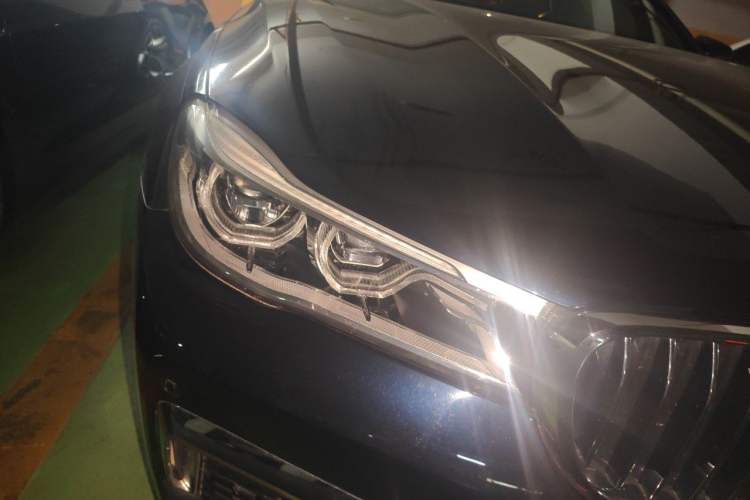 Used BMW 7 Series 2018 730Li Luxury Edition M Sport Package Right Front Headlight