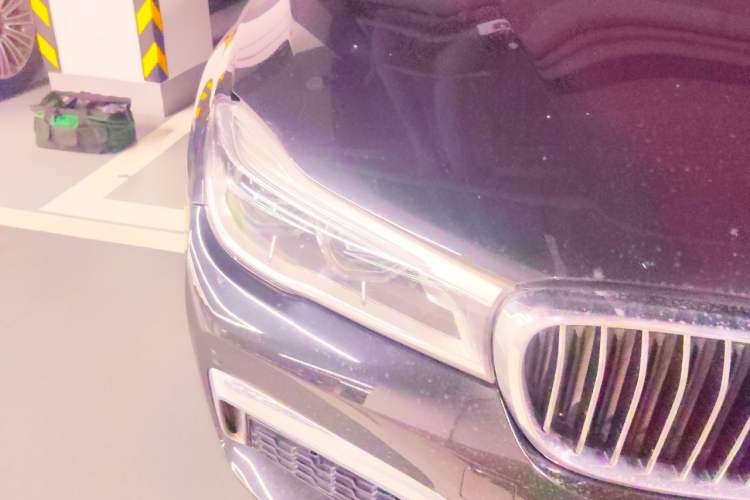 Used BMW 7 Series 2018 730Li Luxury Edition M Sport Package Right Front Headlight